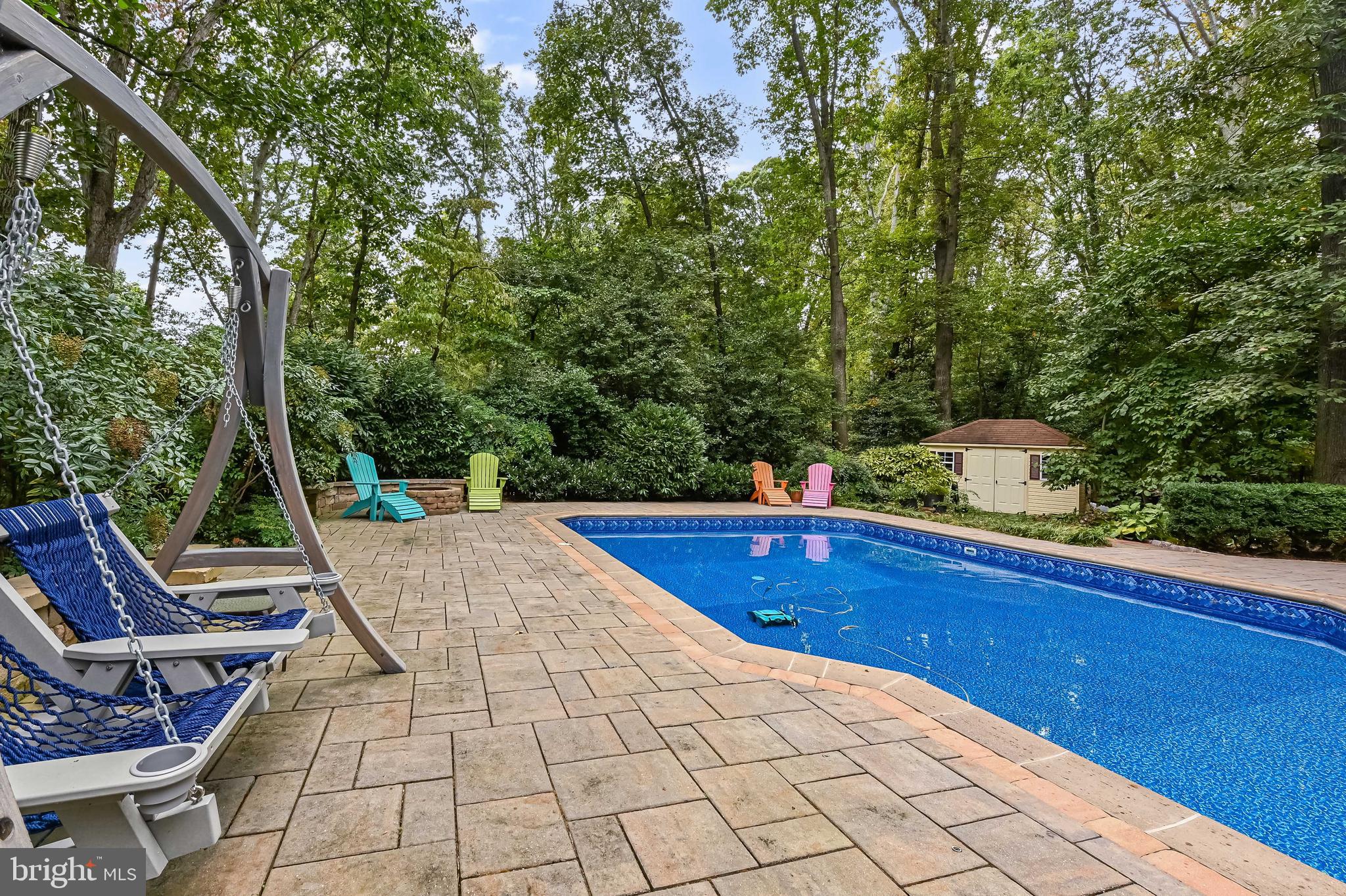 BAY HILLS - Residential