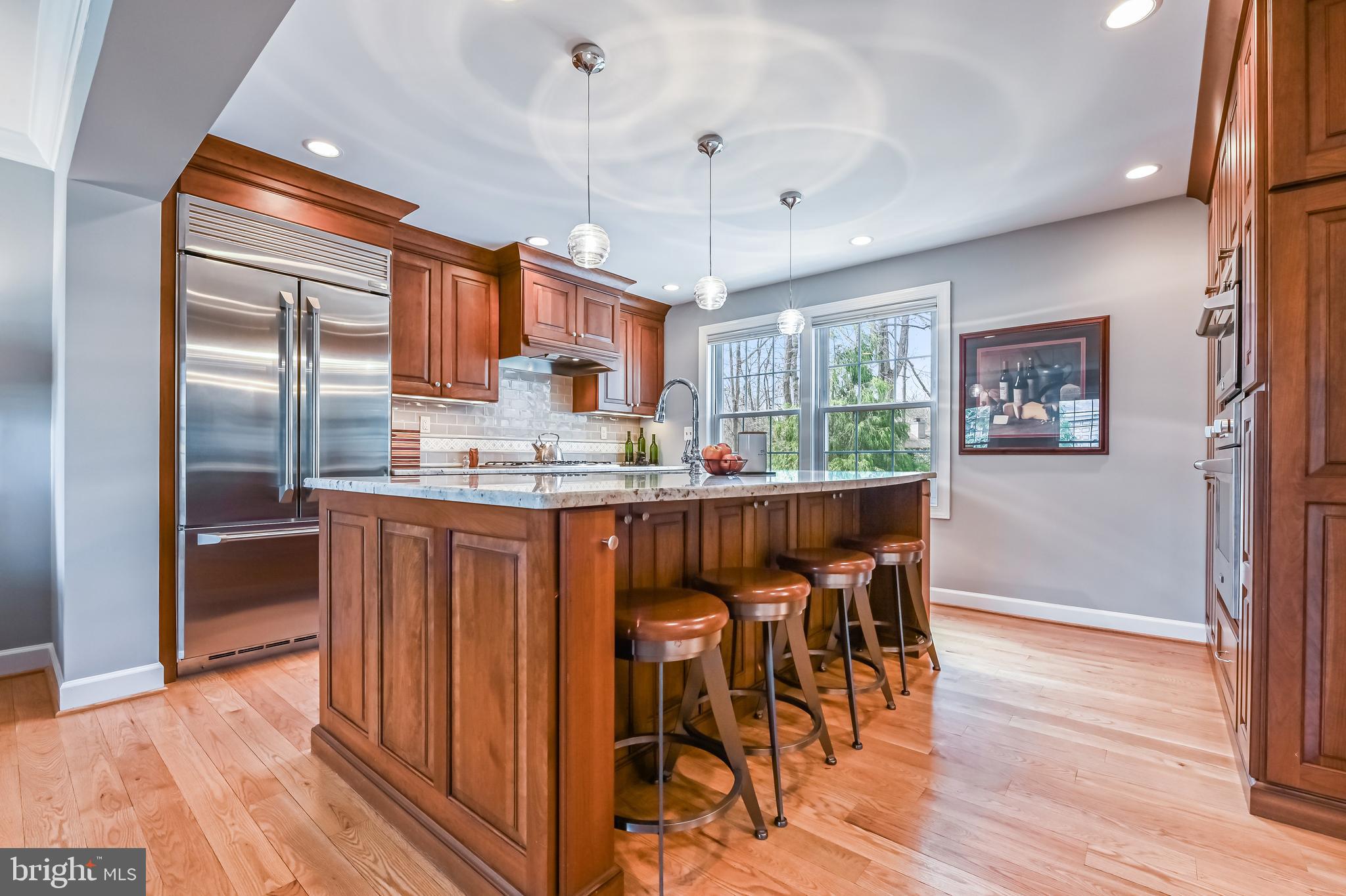 BAY HILLS - Residential