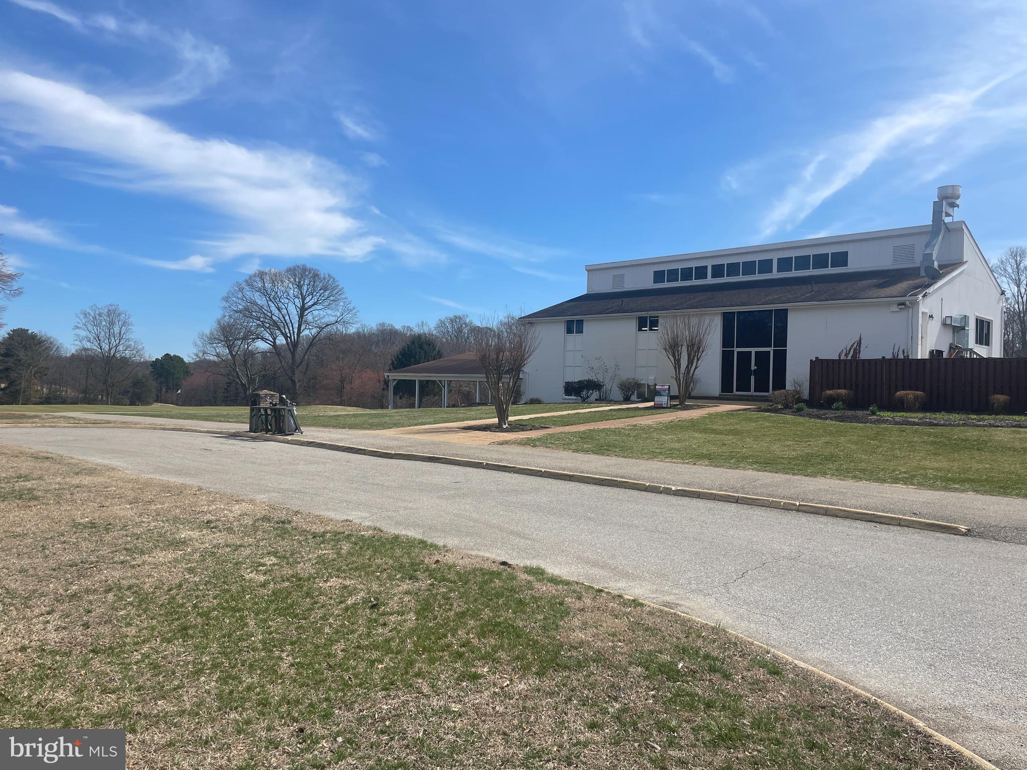 BAY HILLS - Residential