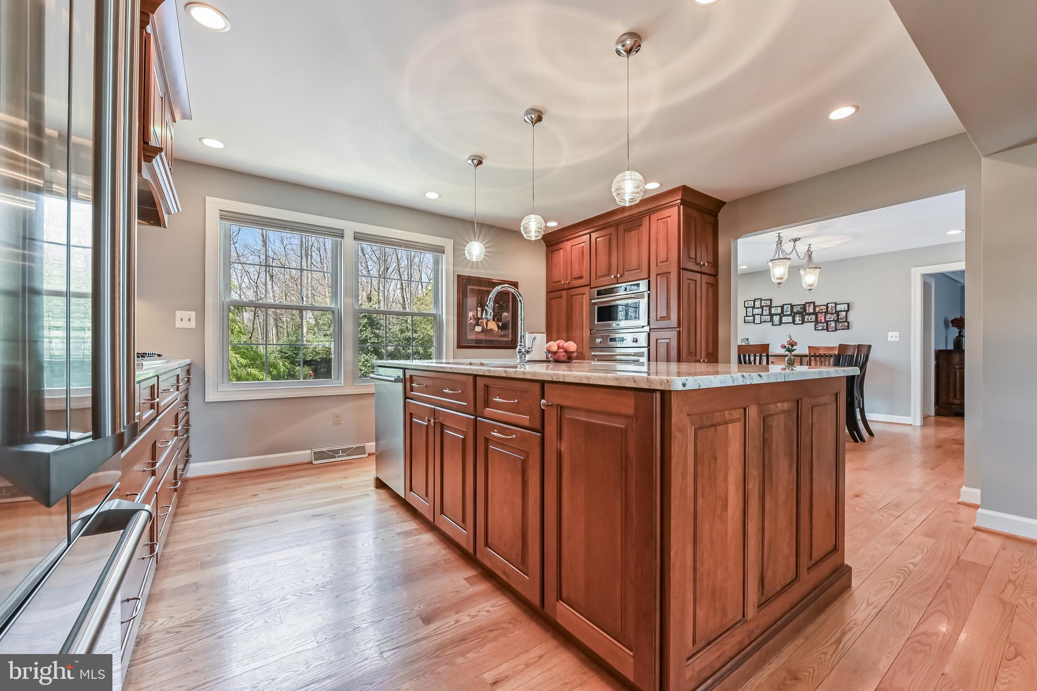 BAY HILLS - Residential