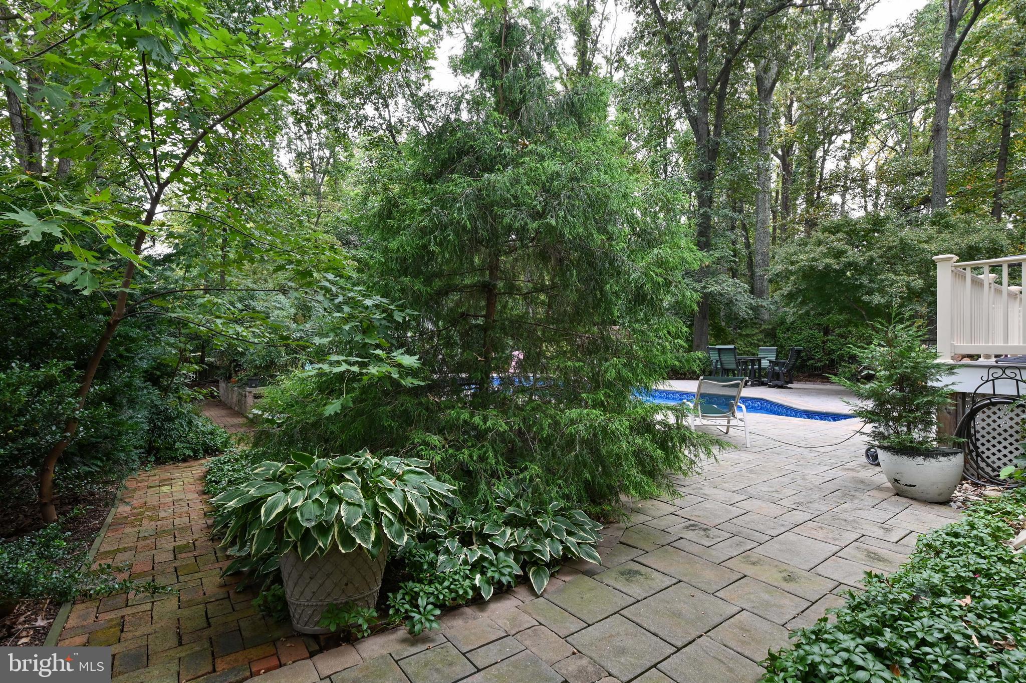 BAY HILLS - Residential