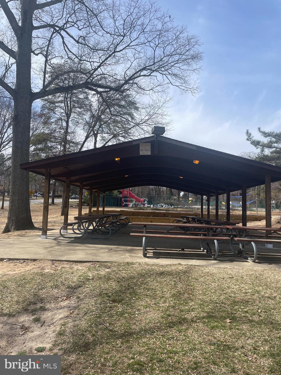 BAY HILLS - Residential