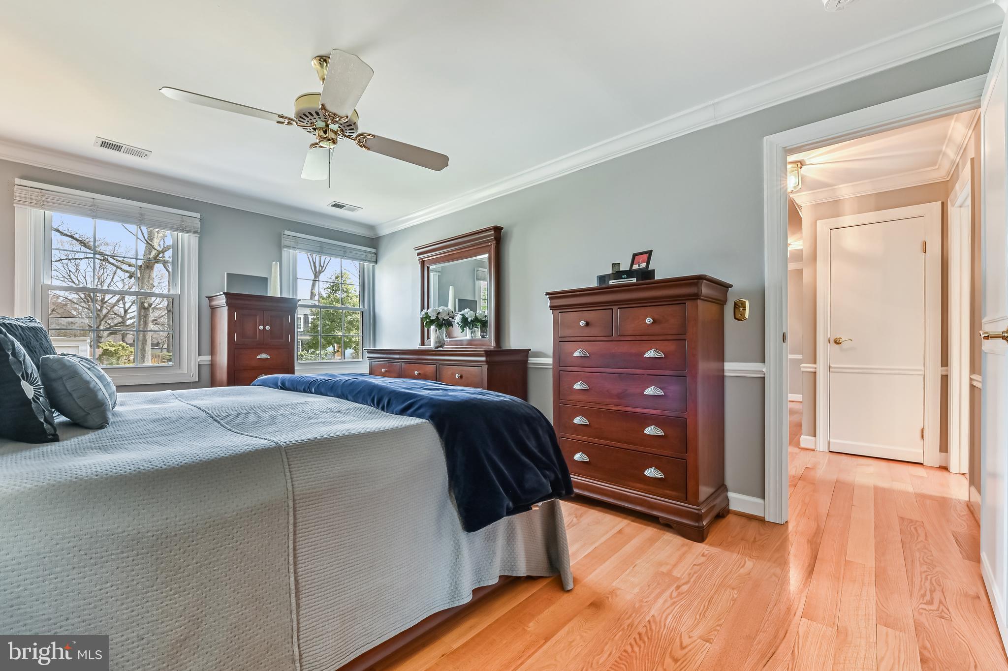 BAY HILLS - Residential