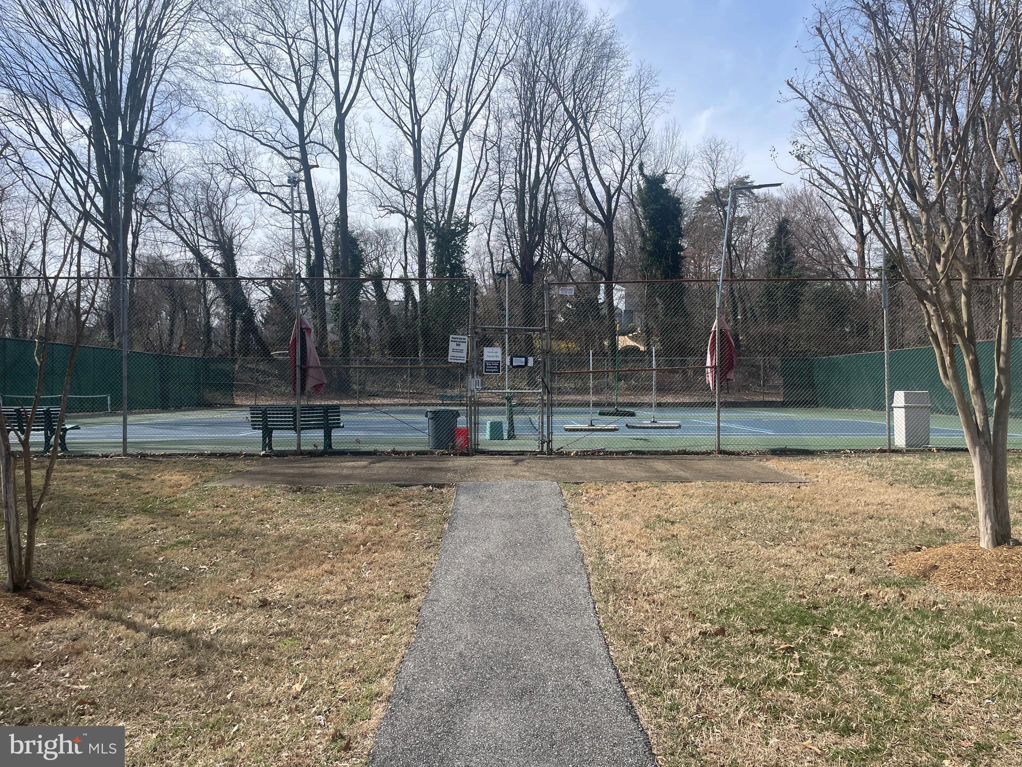 BAY HILLS - Residential