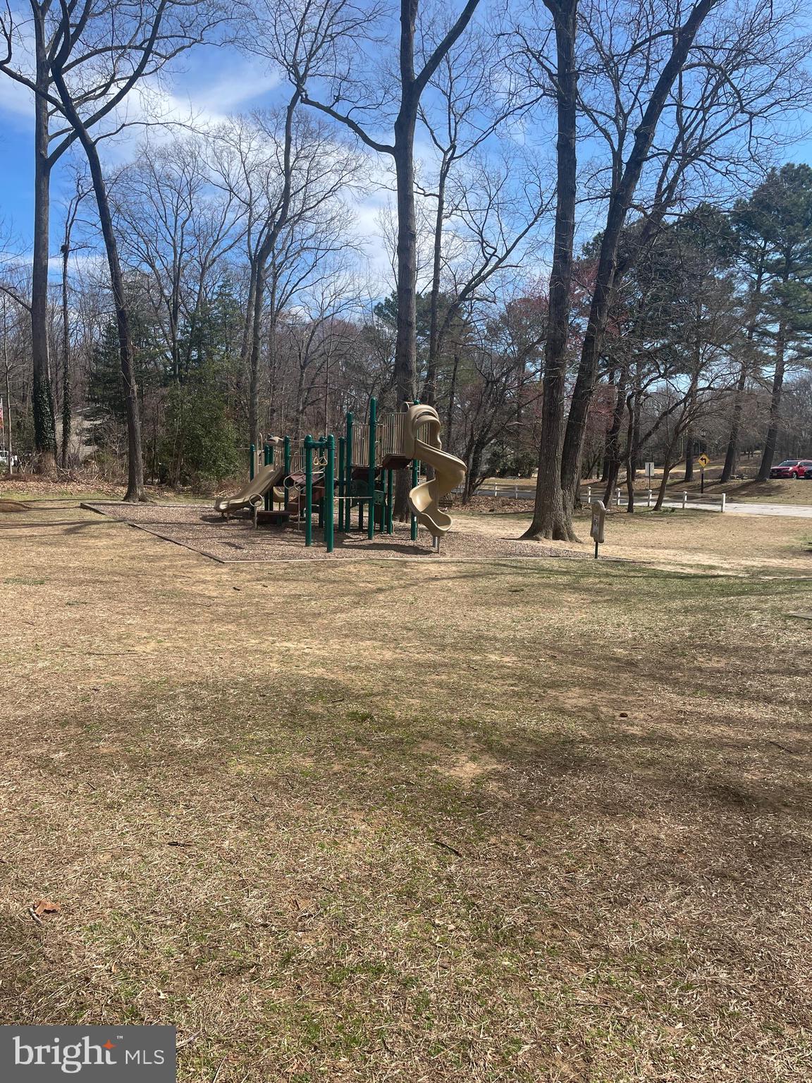 BAY HILLS - Residential