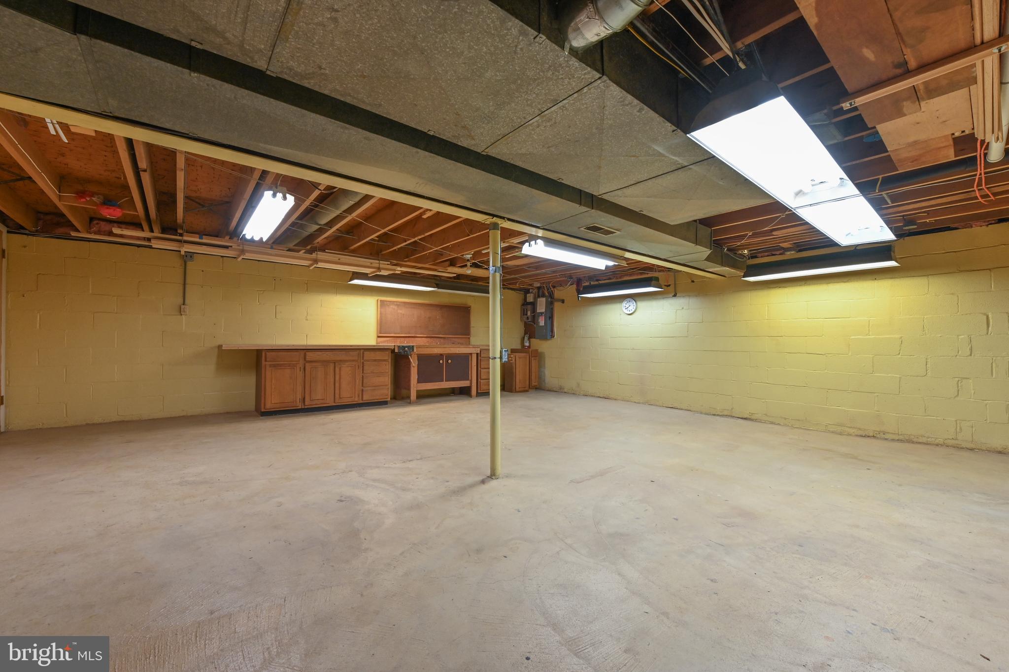 BAY HILLS - Residential