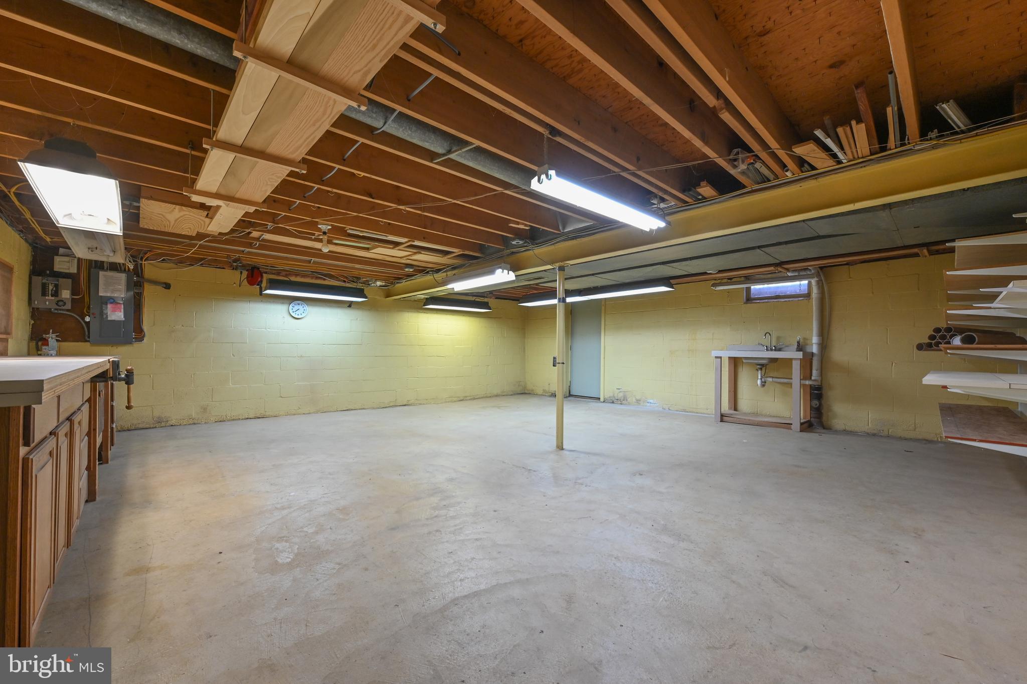 BAY HILLS - Residential