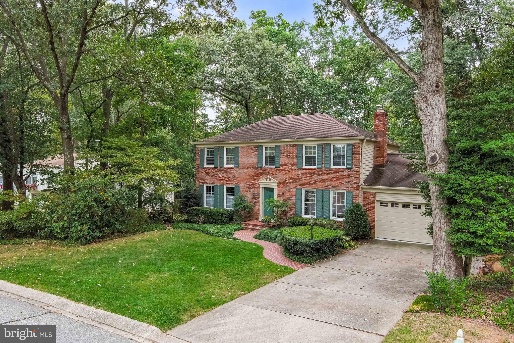 BAY HILLS - Residential