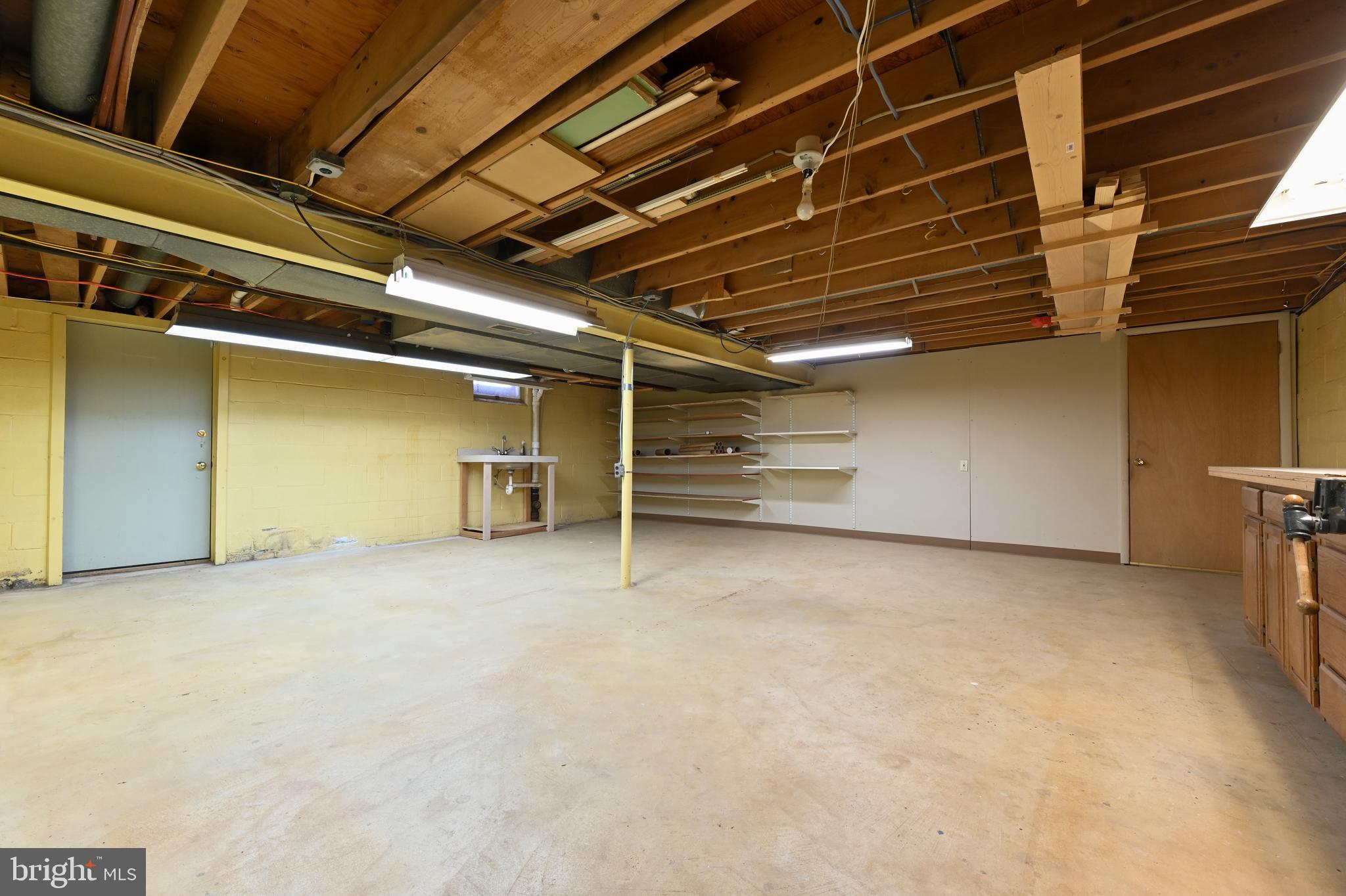 BAY HILLS - Residential