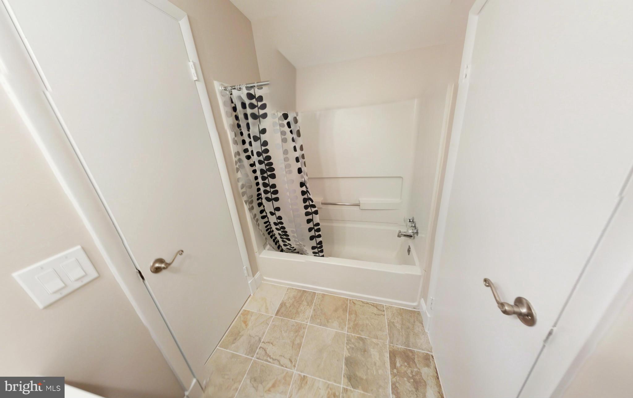 FLOWER HILL - Residential