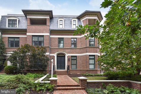 2733 CATHEDRAL AVENUE NW WASHINGTON DC 20008