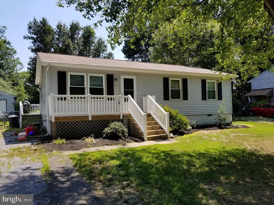 Cute Starter/Downsize Home. Partially     fenced         yard, Deck, Patio off Family/Sun Room. Large Eat-In Kitchen. Laminate Flooring in Living Areas and Shed.