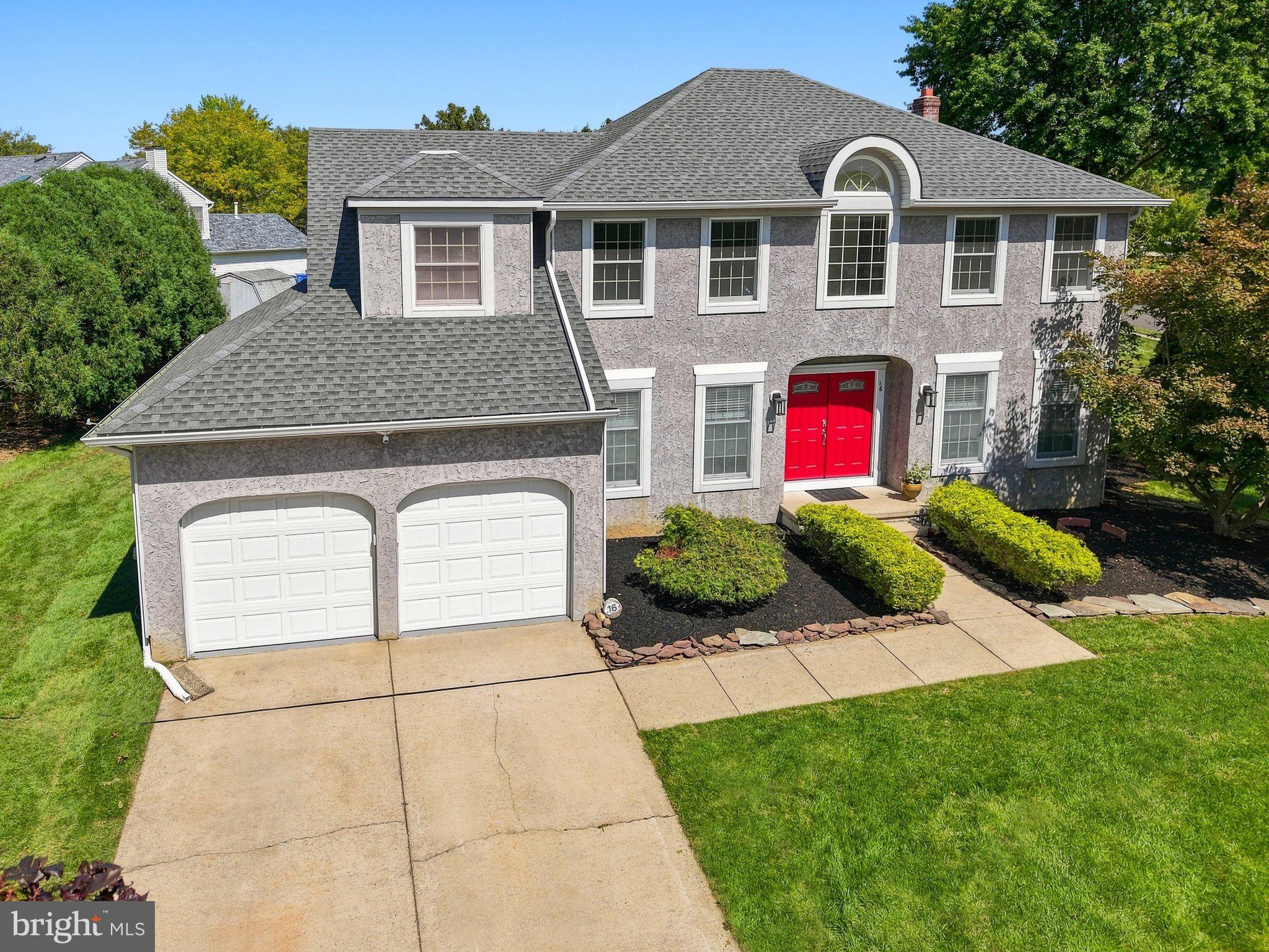 16 KENSINGTON DRIVE
