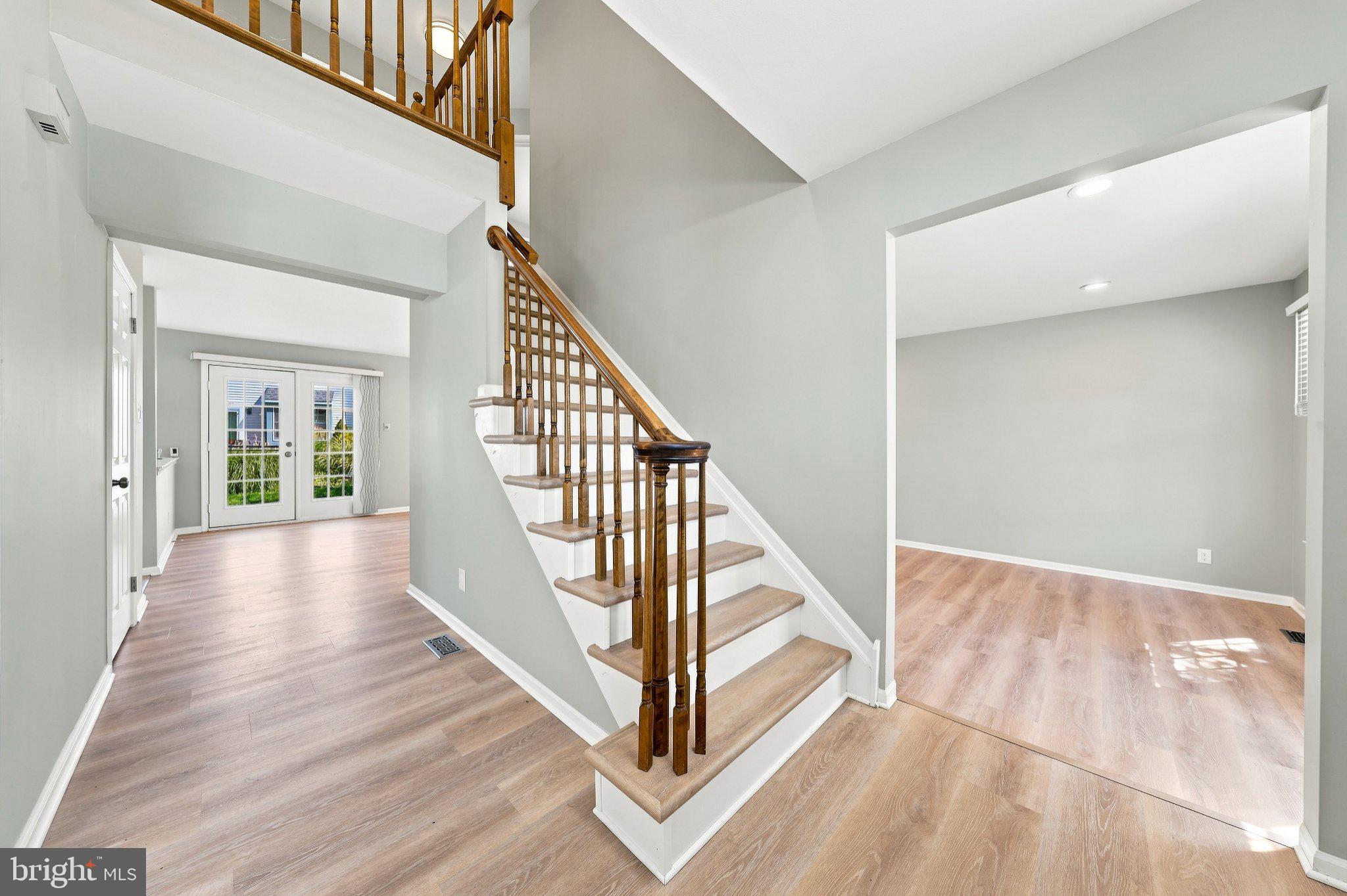 16 KENSINGTON DRIVE