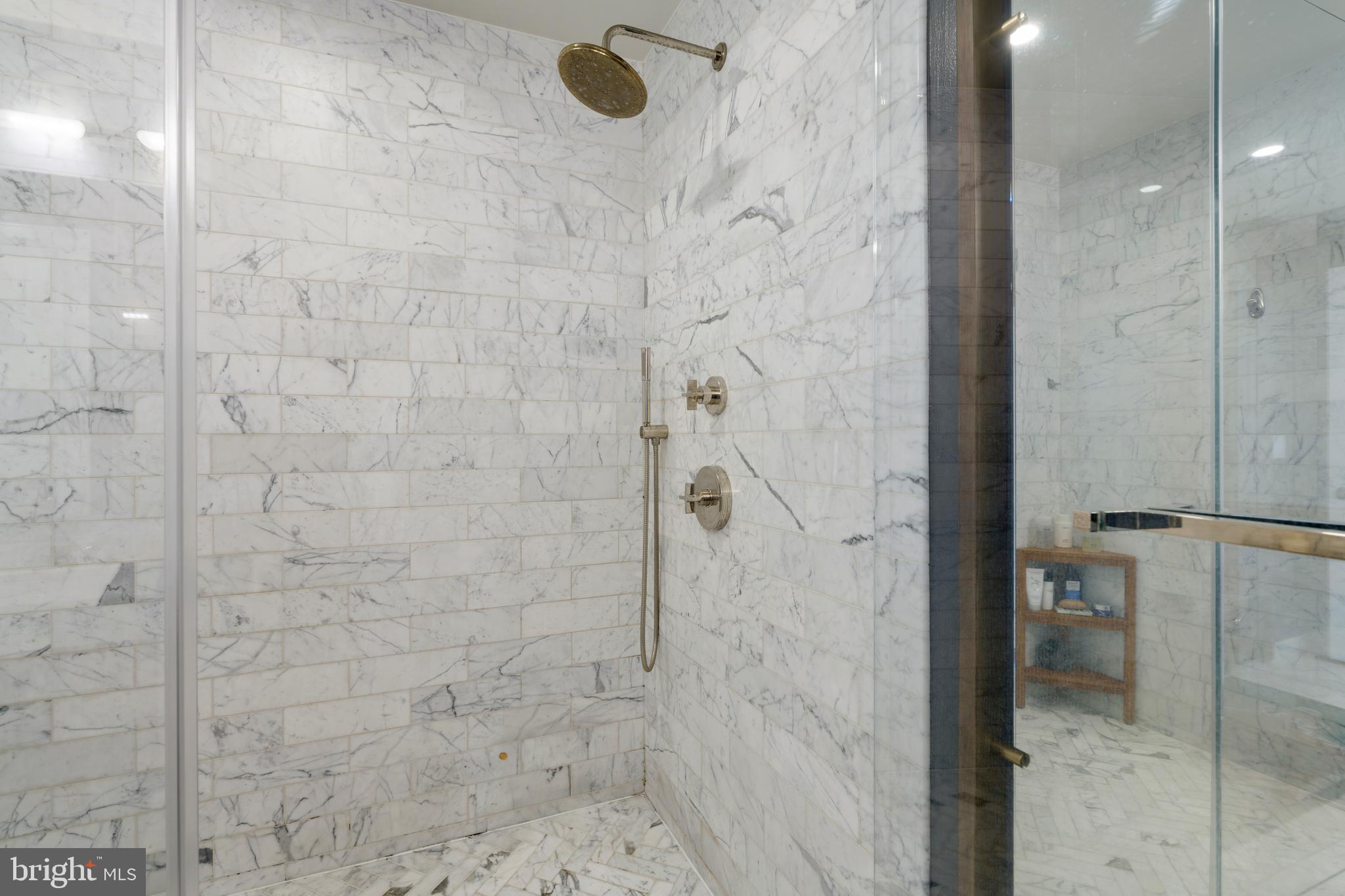 HARBOR EAST - Residential