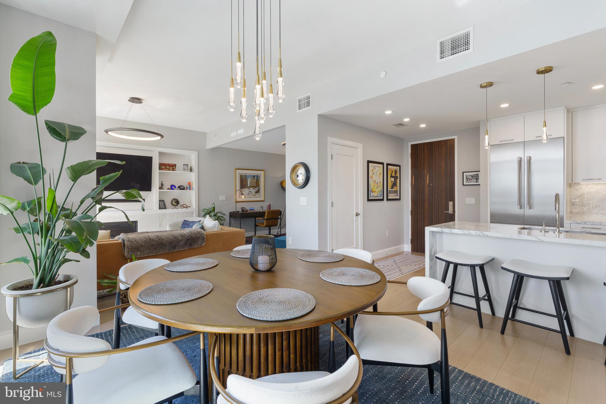 HARBOR EAST - Residential