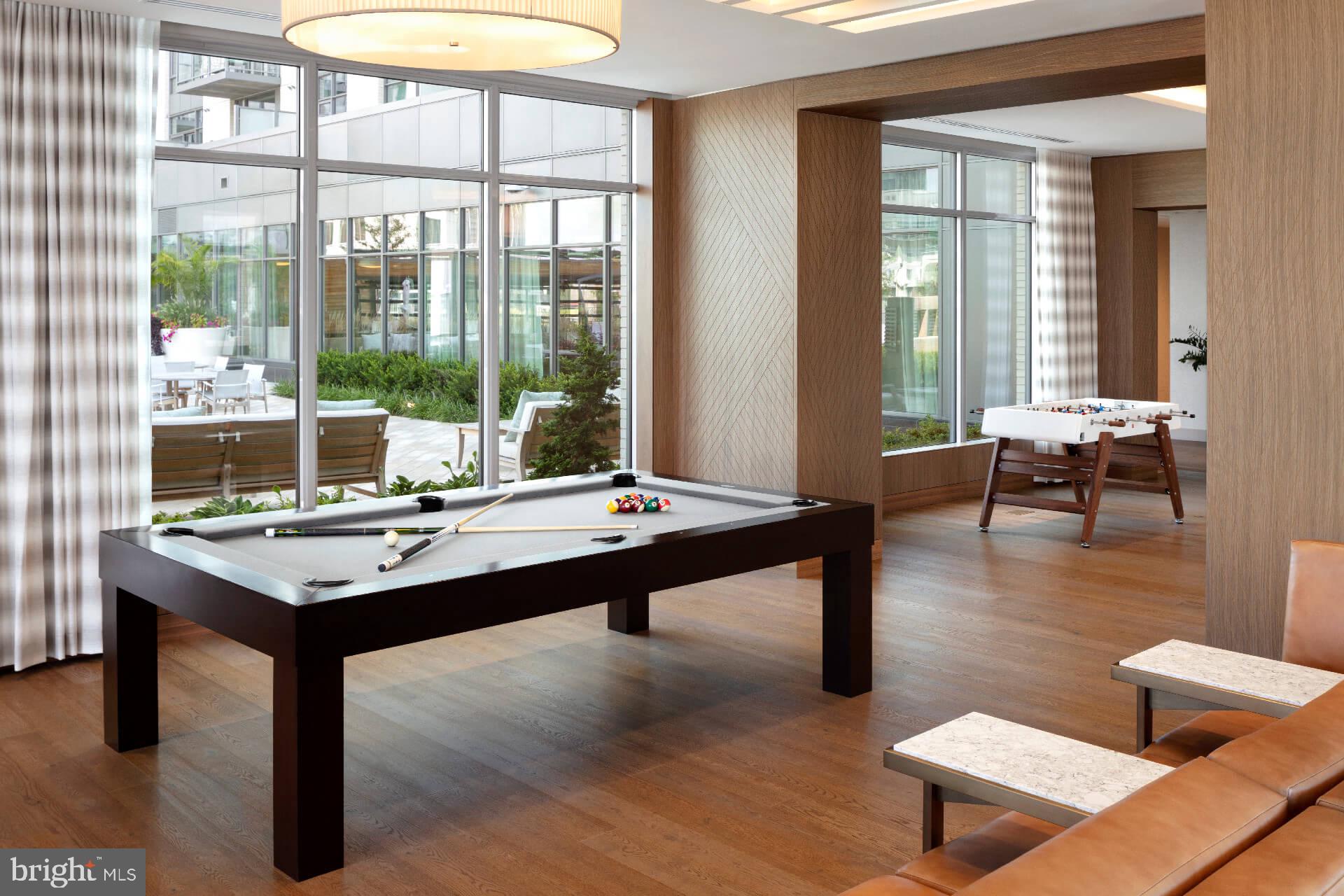 HARBOR EAST - Residential