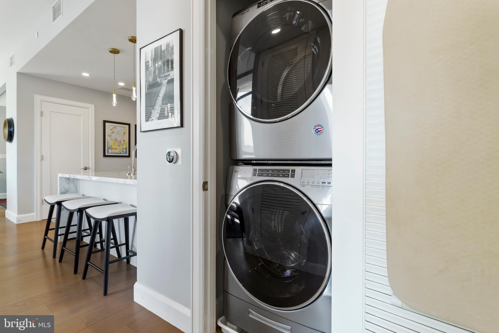 HARBOR EAST - Residential