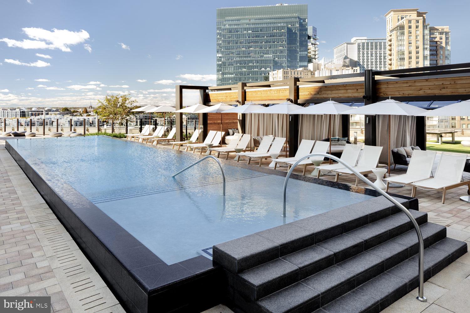 HARBOR EAST - Residential