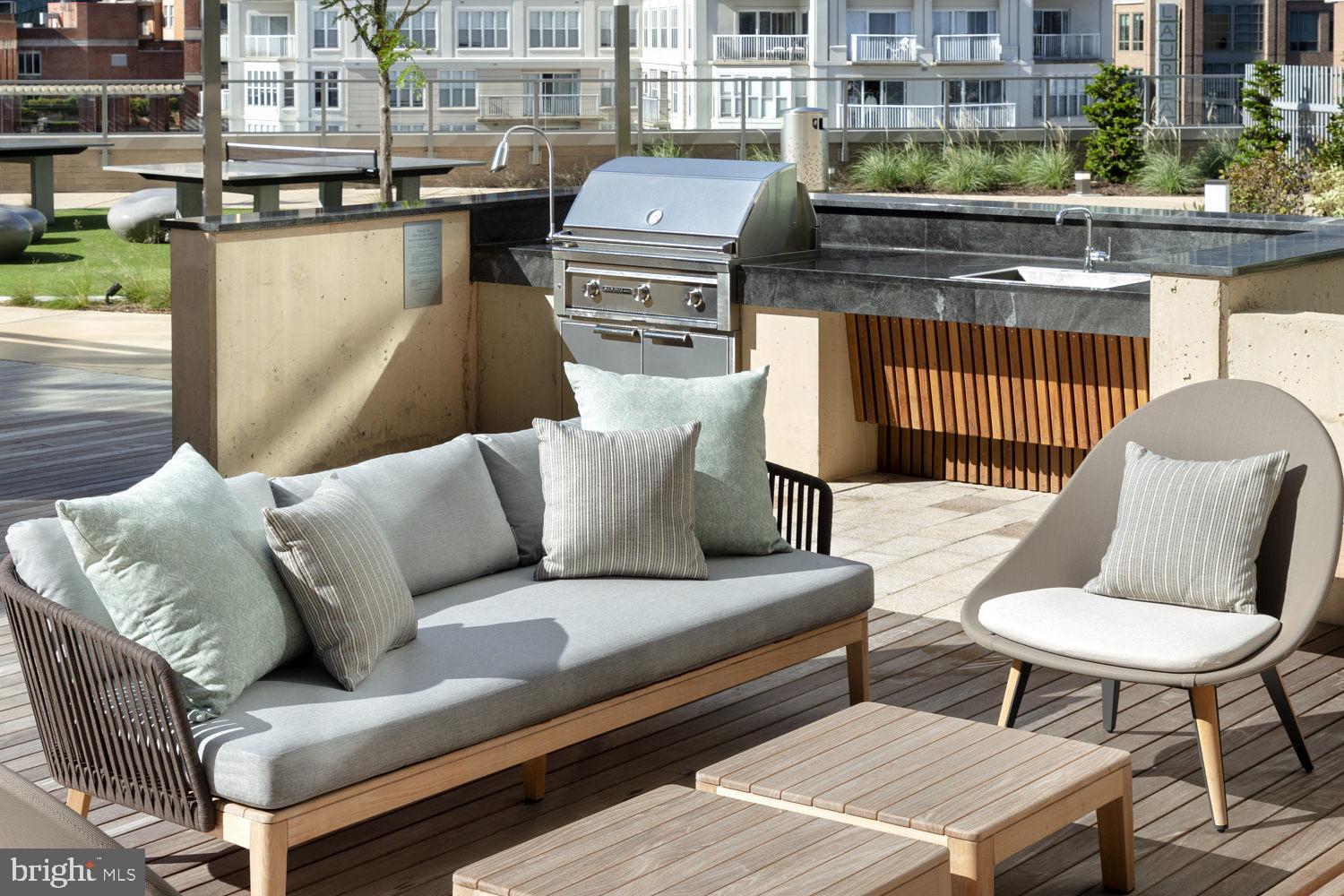 HARBOR EAST - Residential