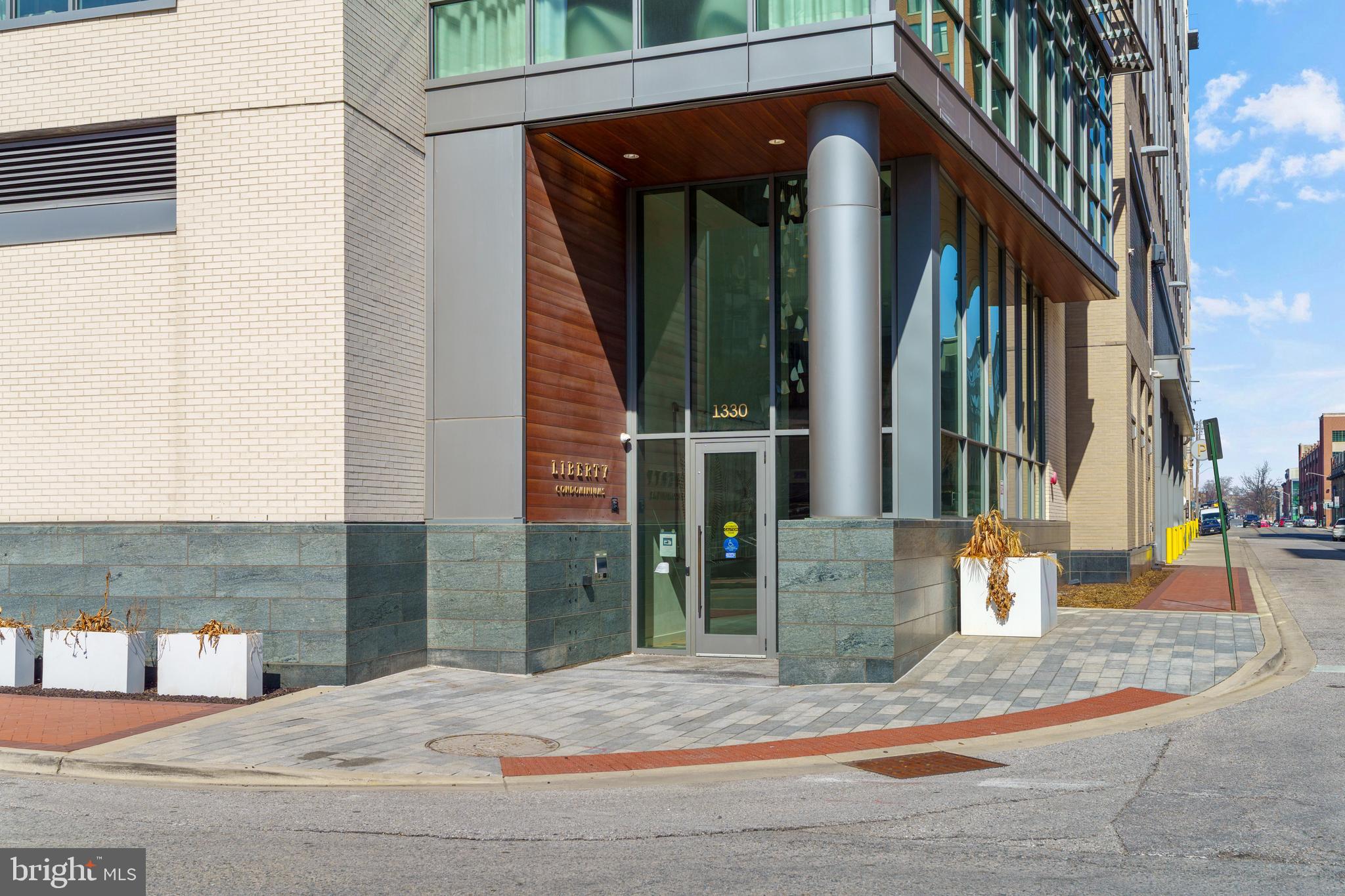 HARBOR EAST - Residential