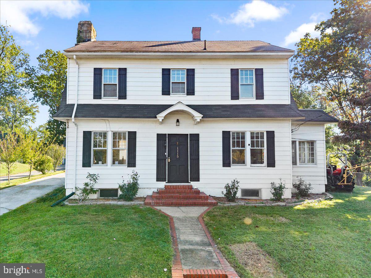 1115 SUMMIT AVENUE