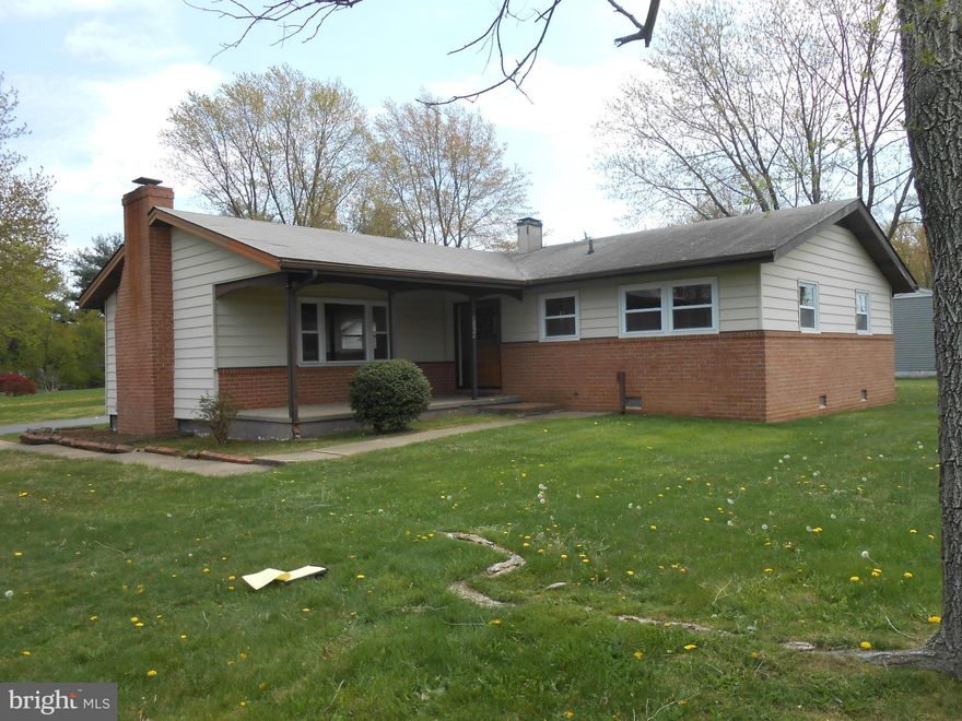 Beautiful neat , clean and very well kept rambler on large corner lot. 3 bedrooms and 2 full baths come with this single level living. Hardwood floors throughout. Breezeway to a 1+ car garage.