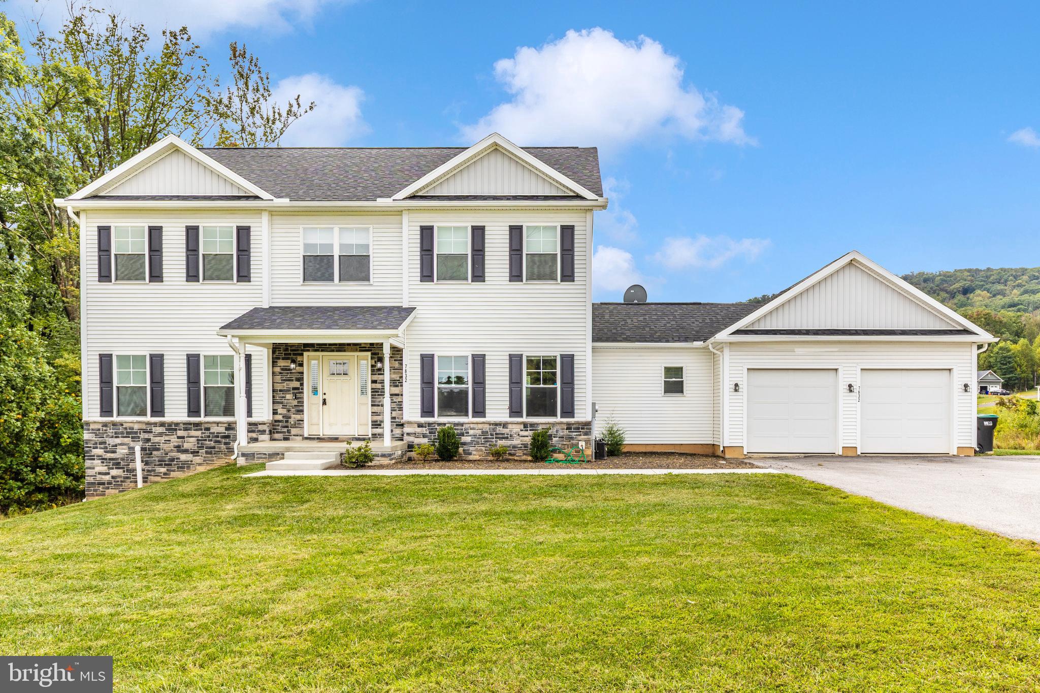 TWISTING ACRES - Residential