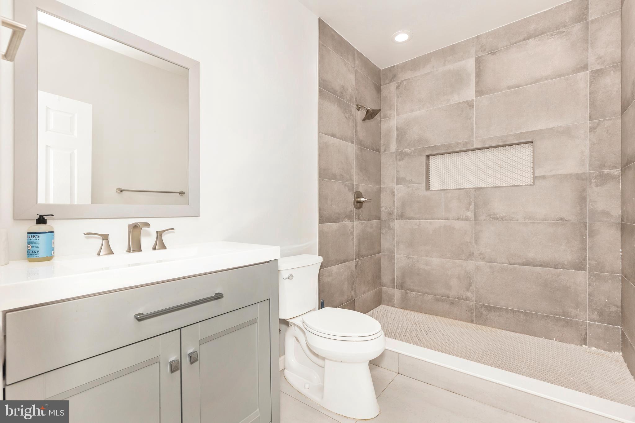 TWISTING ACRES - Residential