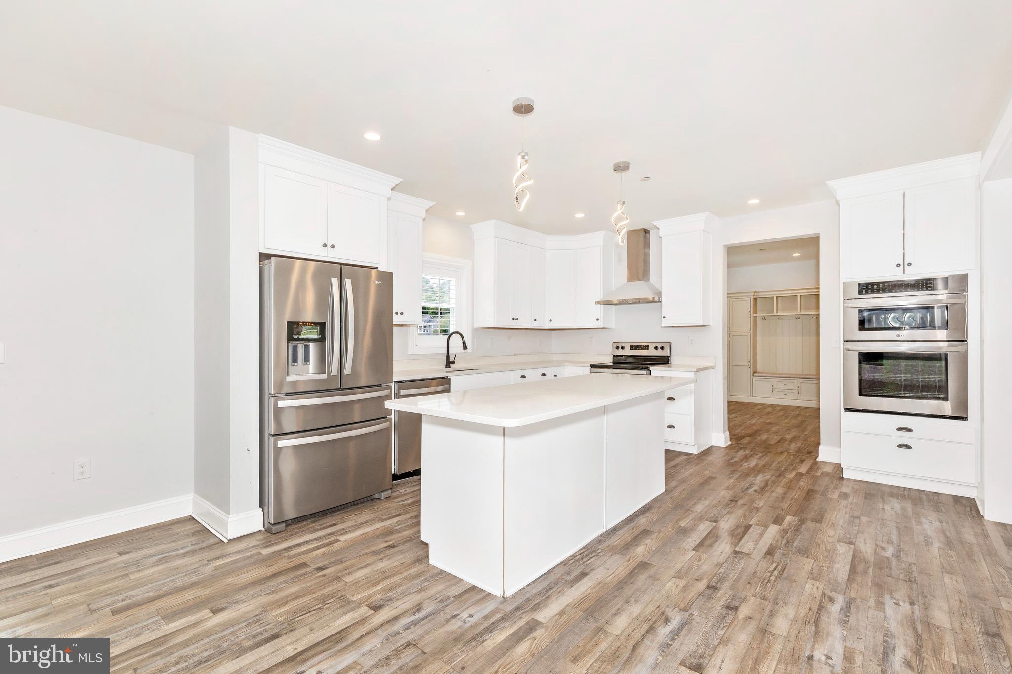 TWISTING ACRES - Residential