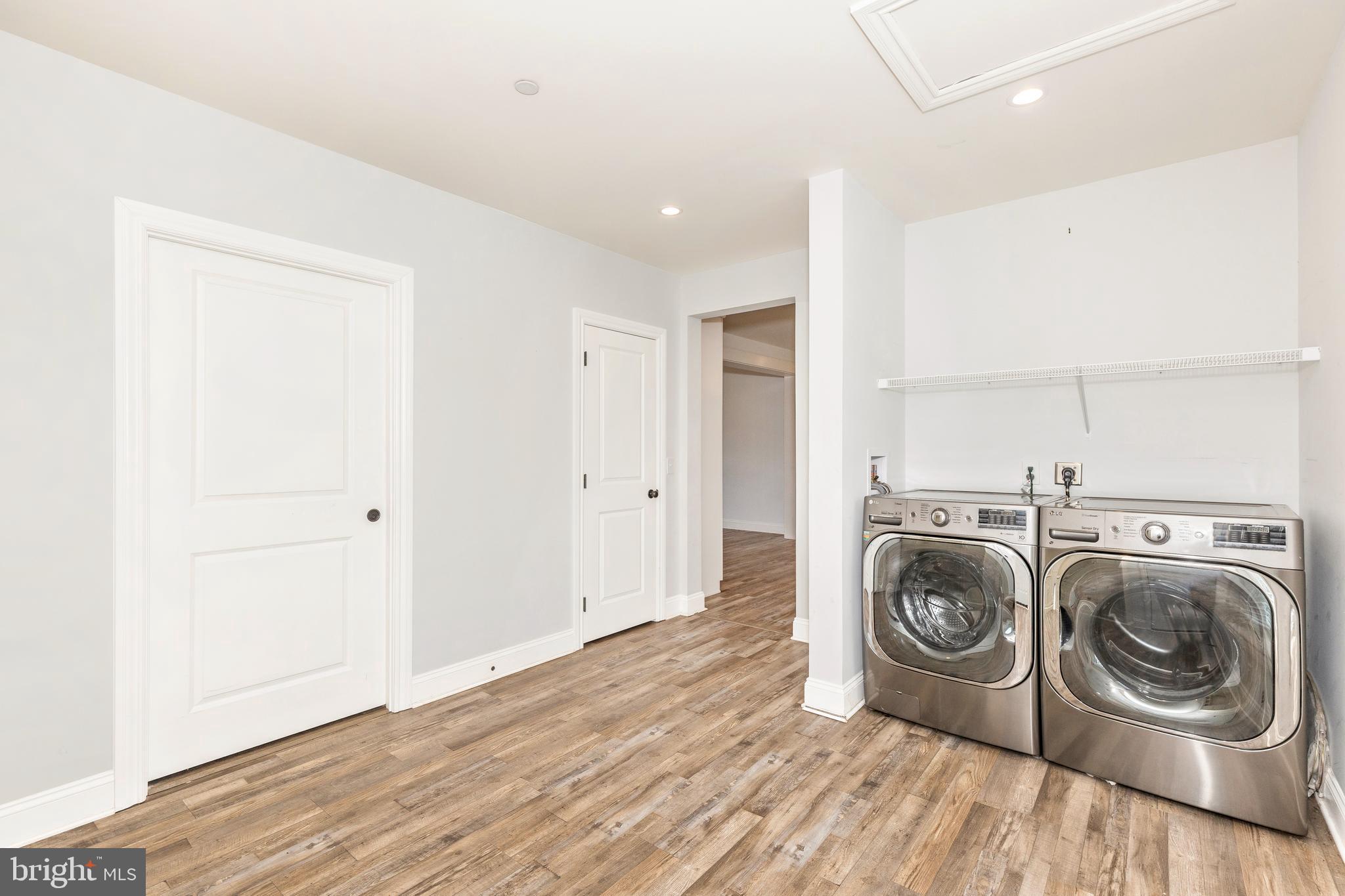 TWISTING ACRES - Residential