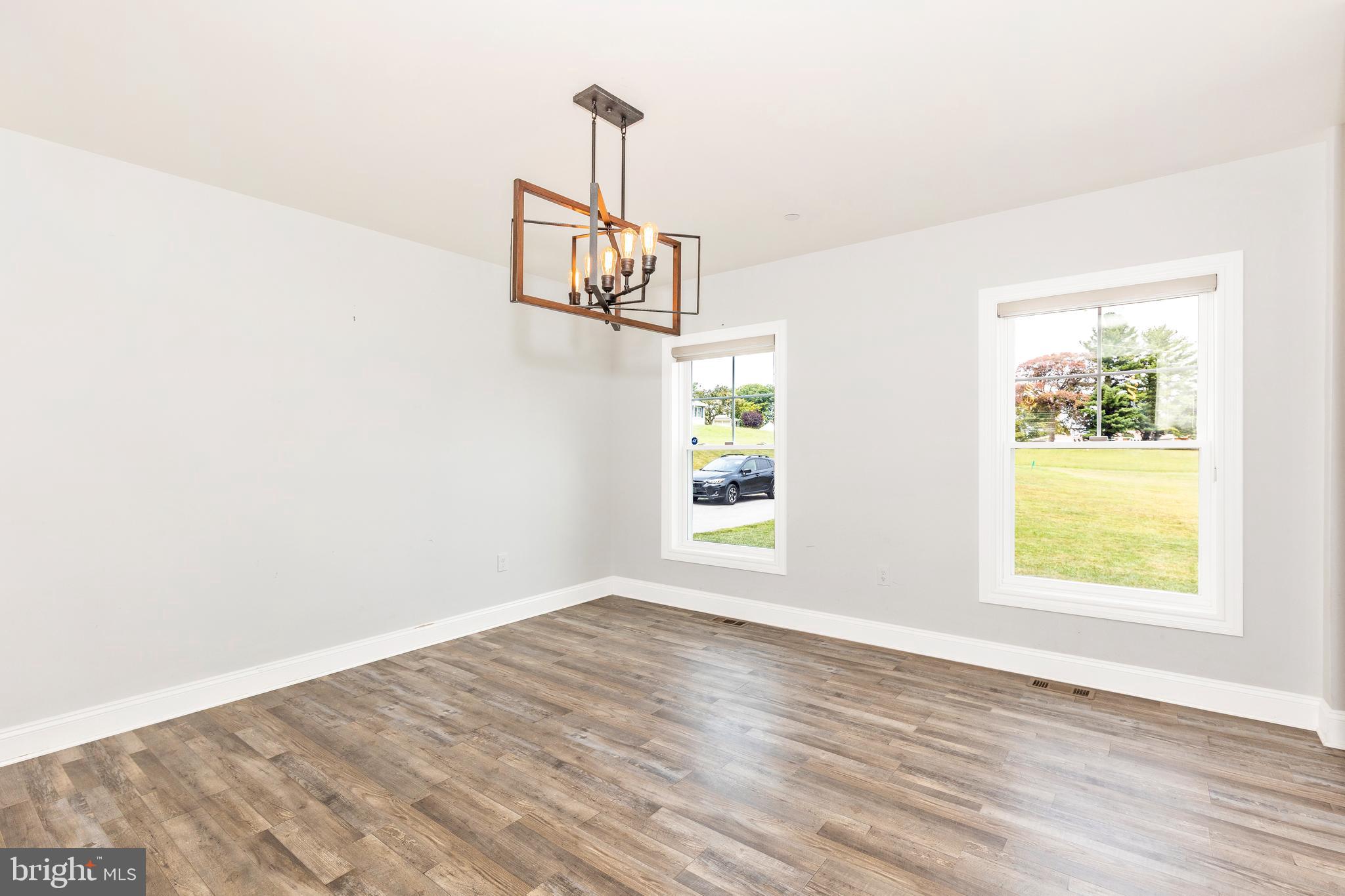 TWISTING ACRES - Residential