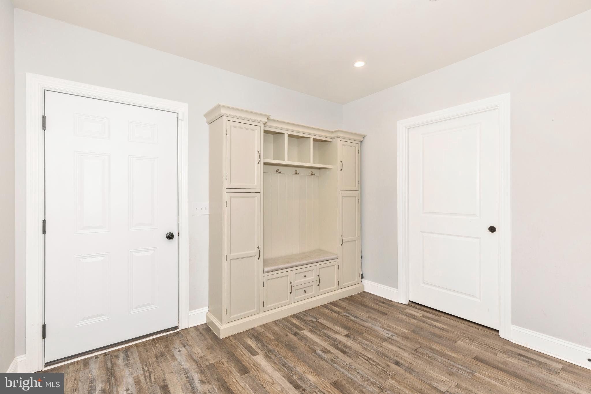 TWISTING ACRES - Residential