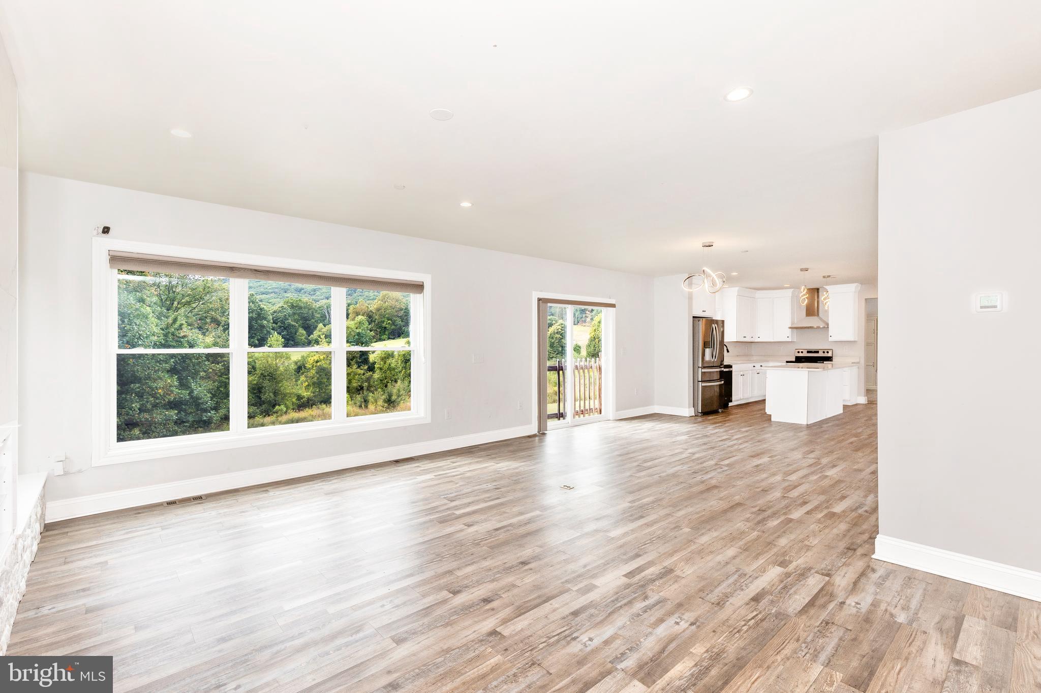 TWISTING ACRES - Residential