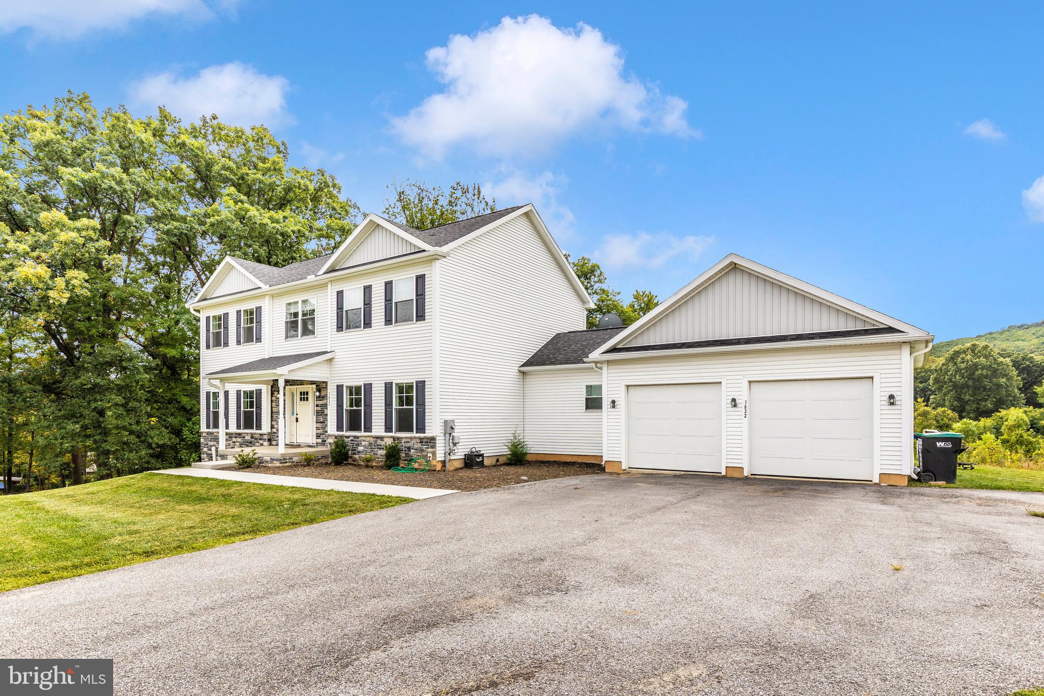 TWISTING ACRES - Residential