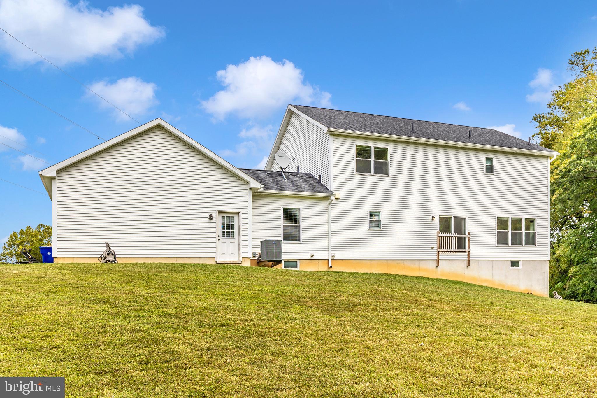 TWISTING ACRES - Residential