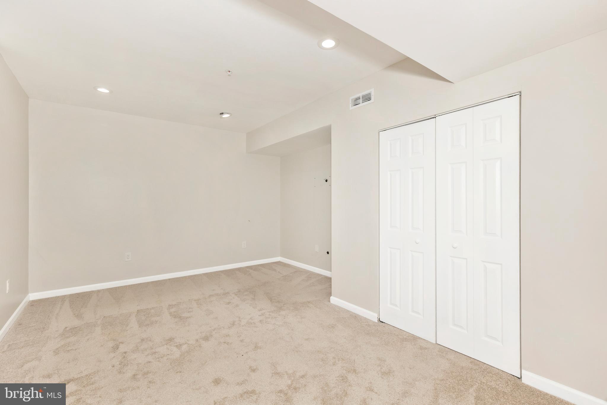 TWISTING ACRES - Residential