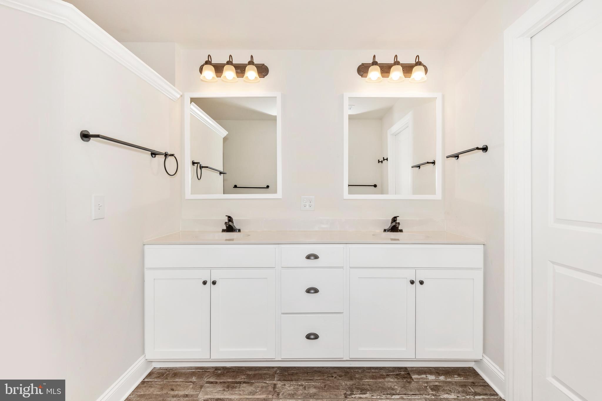 TWISTING ACRES - Residential