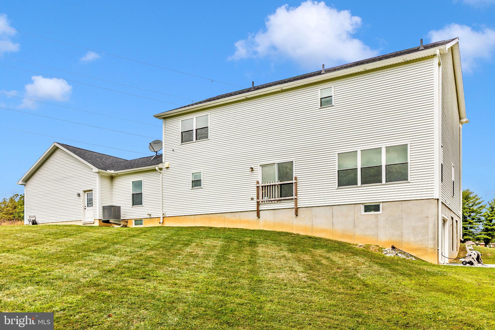 TWISTING ACRES - Residential