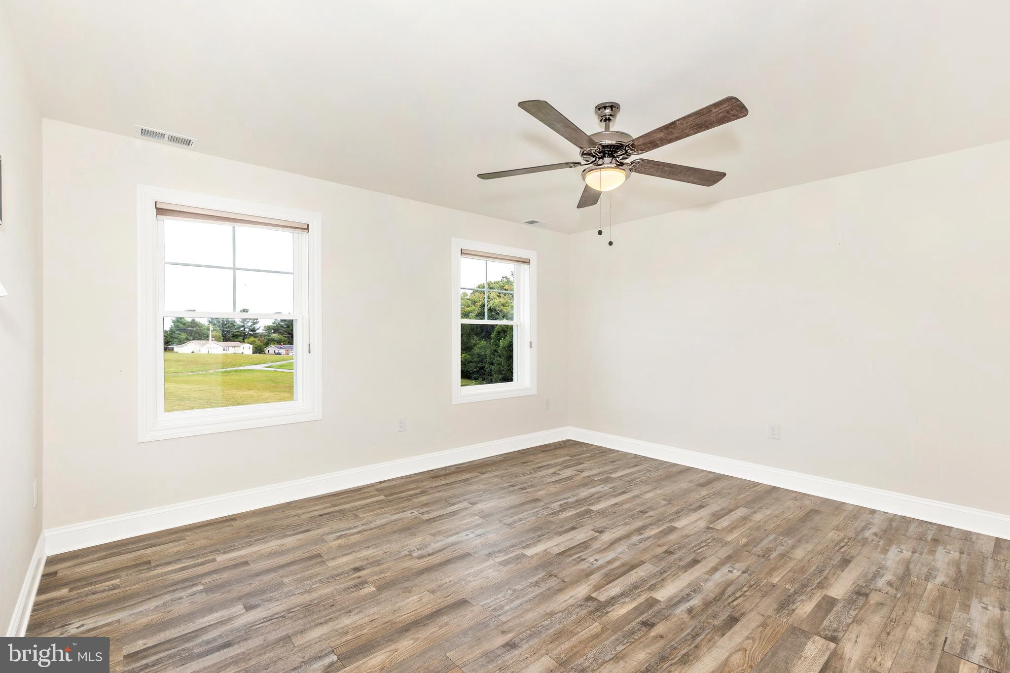 TWISTING ACRES - Residential