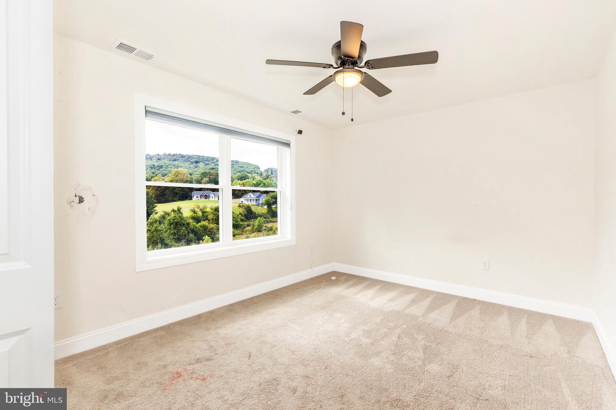 TWISTING ACRES - Residential