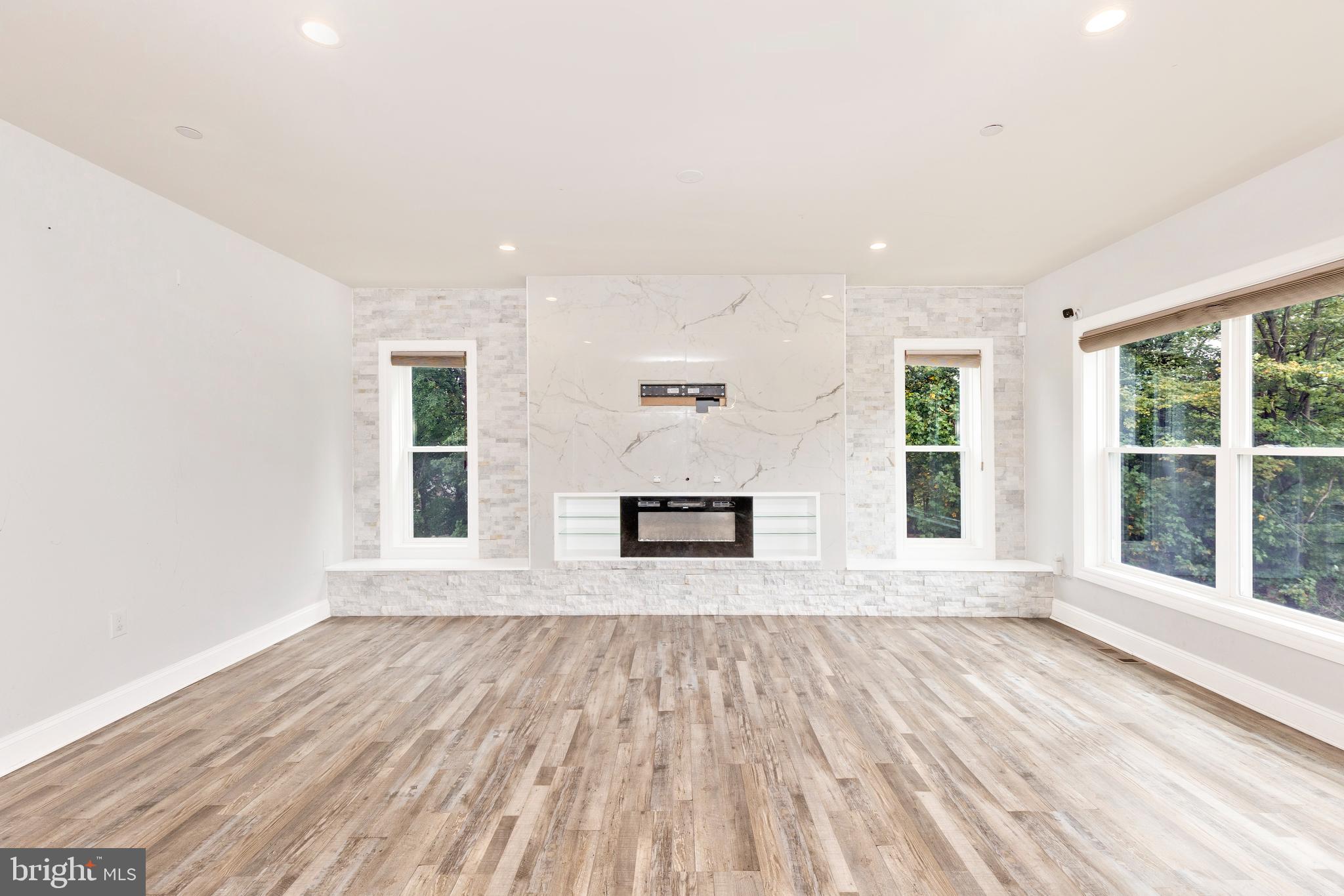 TWISTING ACRES - Residential