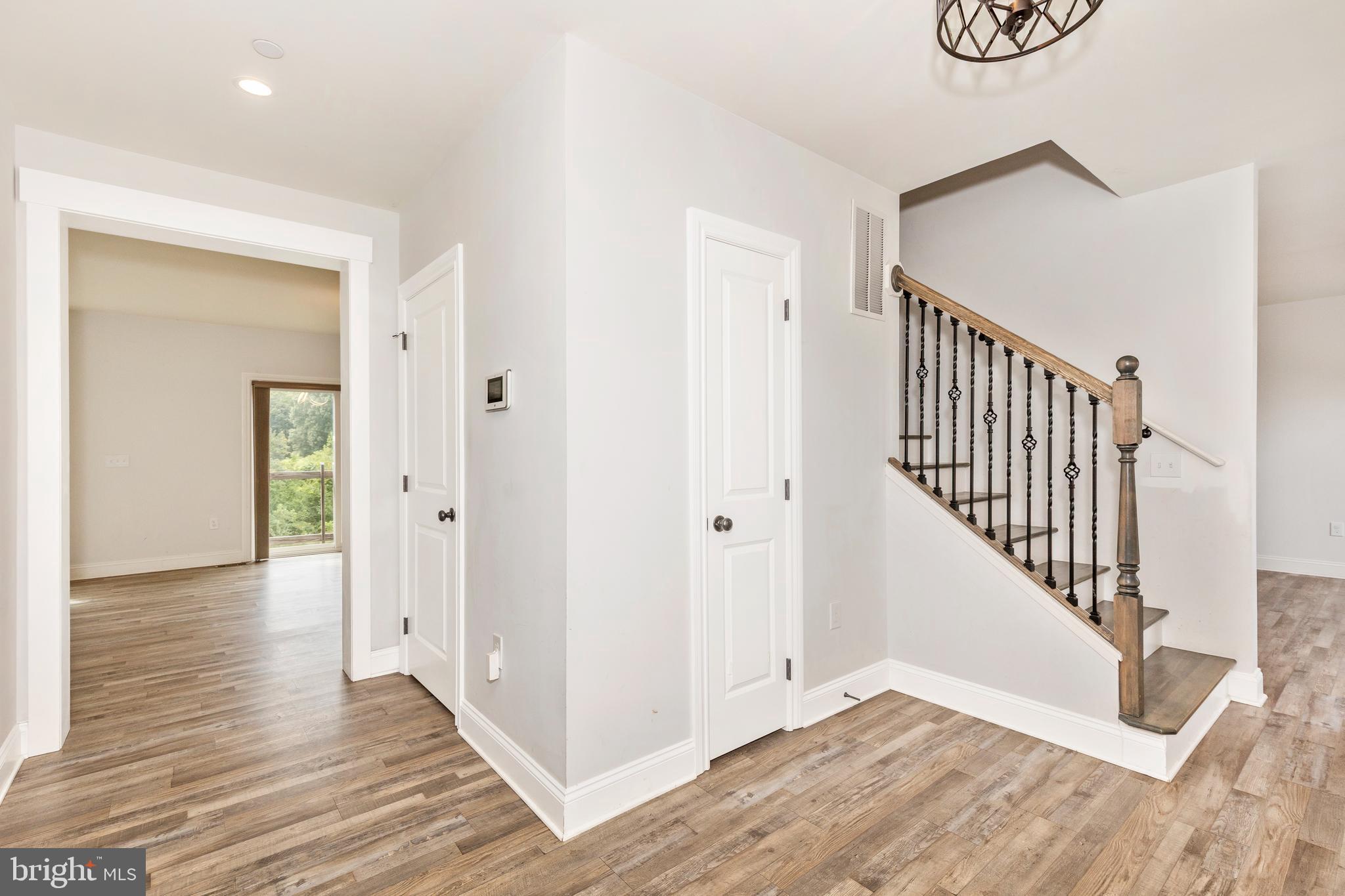 TWISTING ACRES - Residential