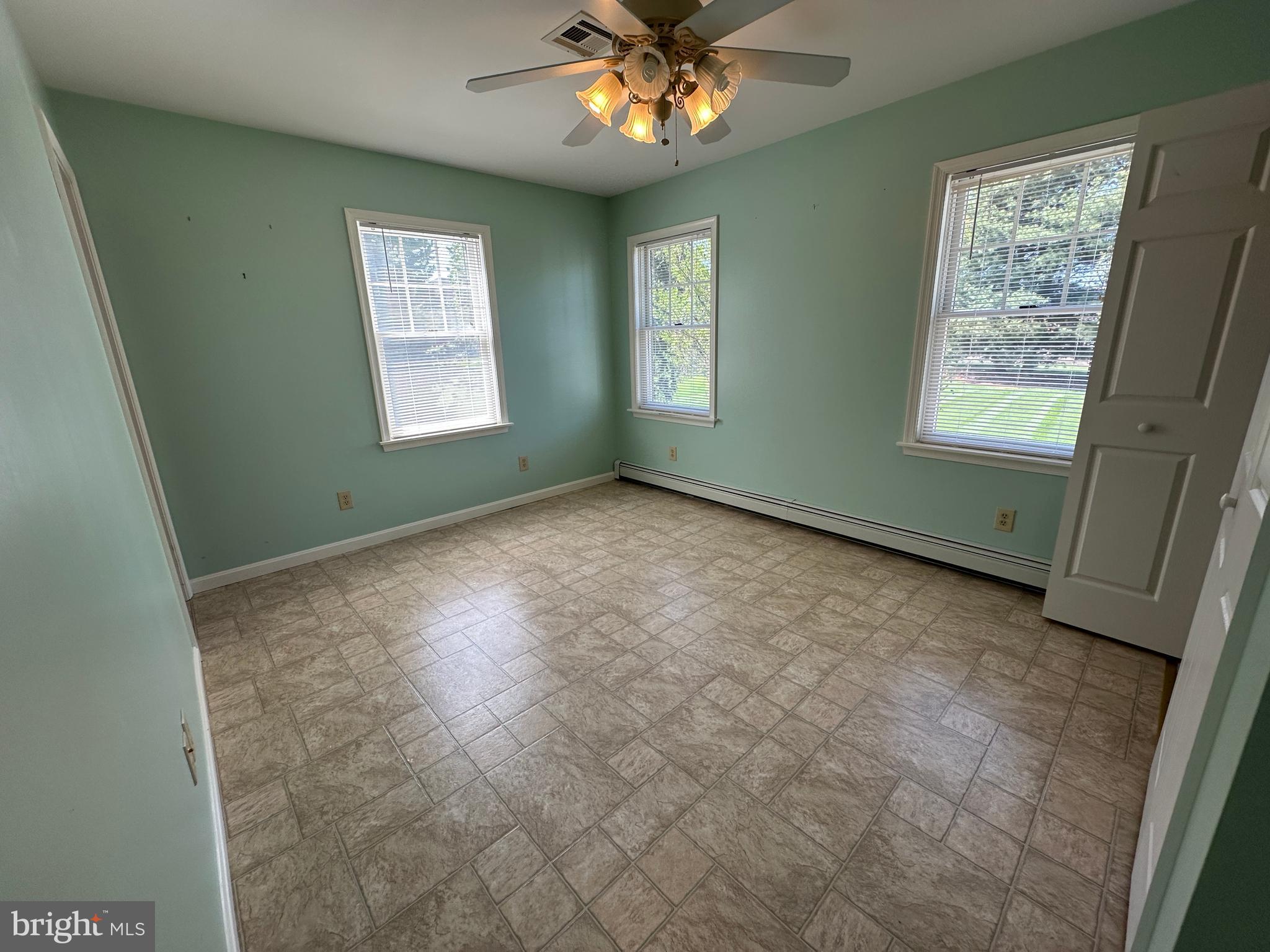 PENN NATIONAL ESTATES - Residential