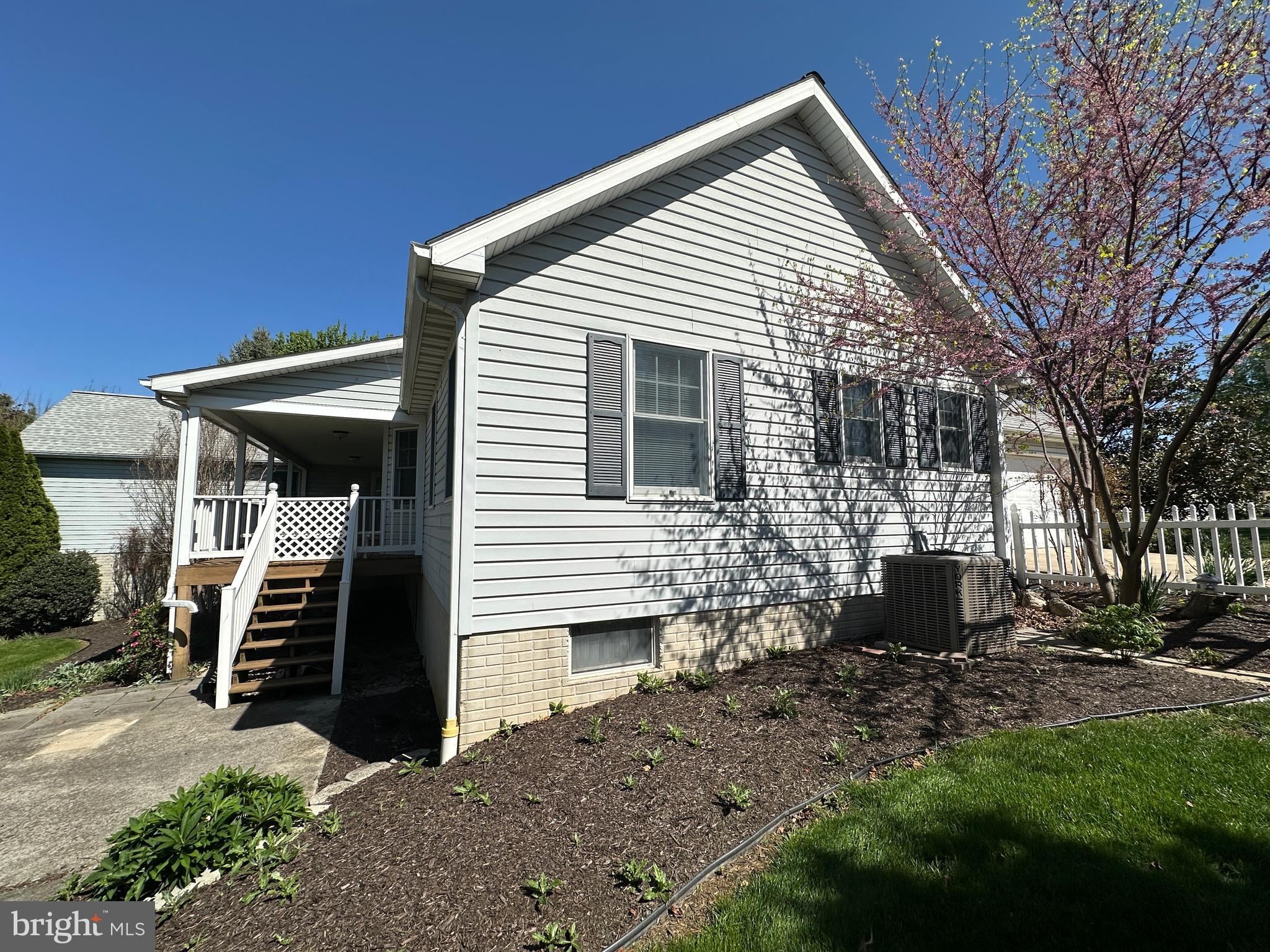 PENN NATIONAL ESTATES - Residential