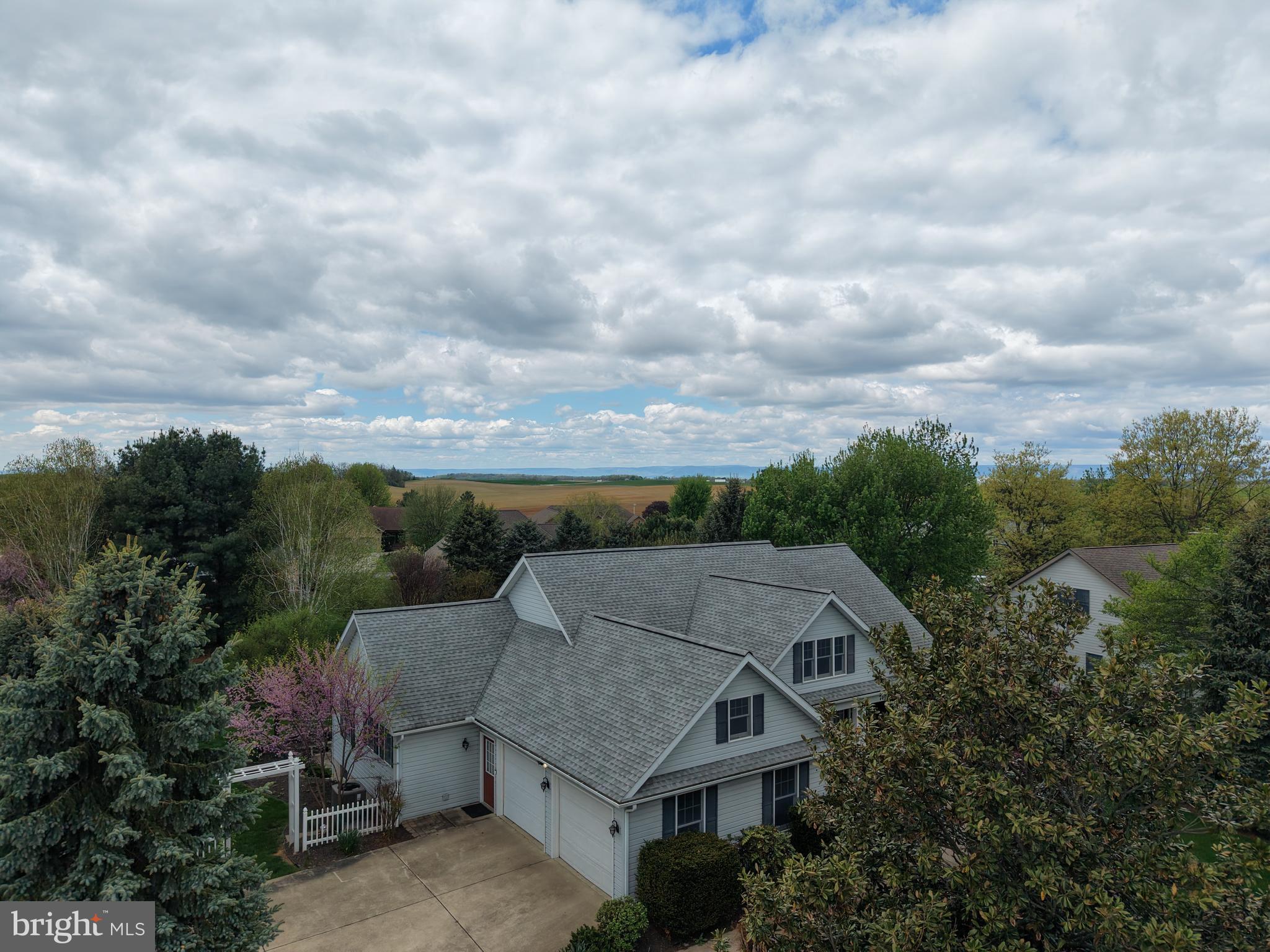 PENN NATIONAL ESTATES - Residential