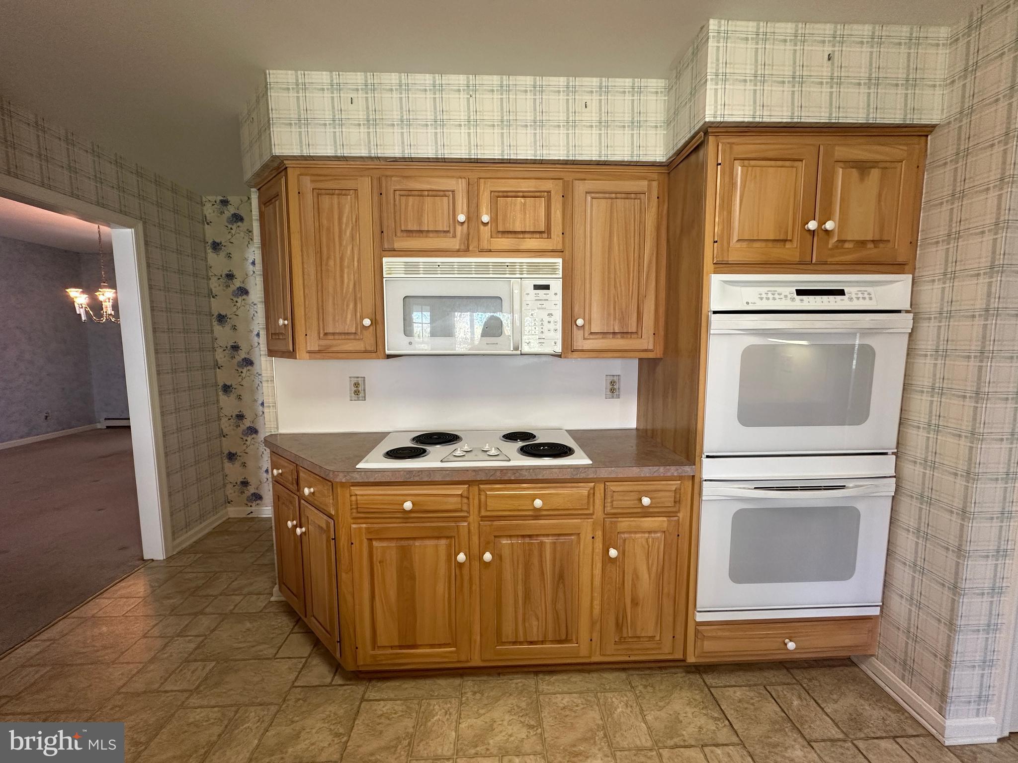 PENN NATIONAL ESTATES - Residential