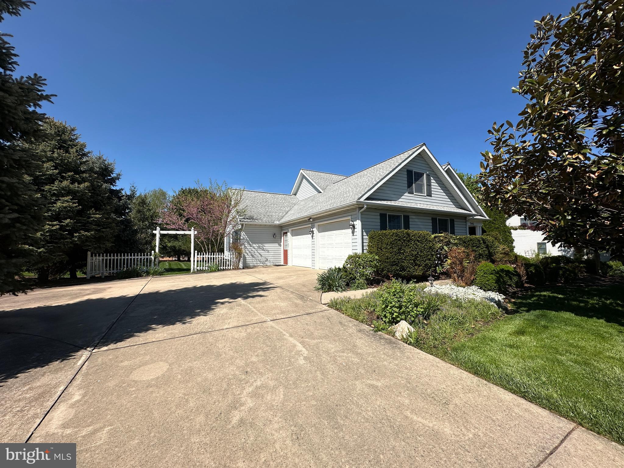 PENN NATIONAL ESTATES - Residential