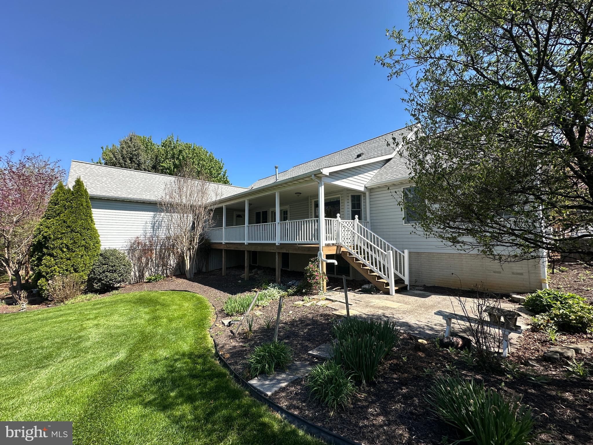 PENN NATIONAL ESTATES - Residential