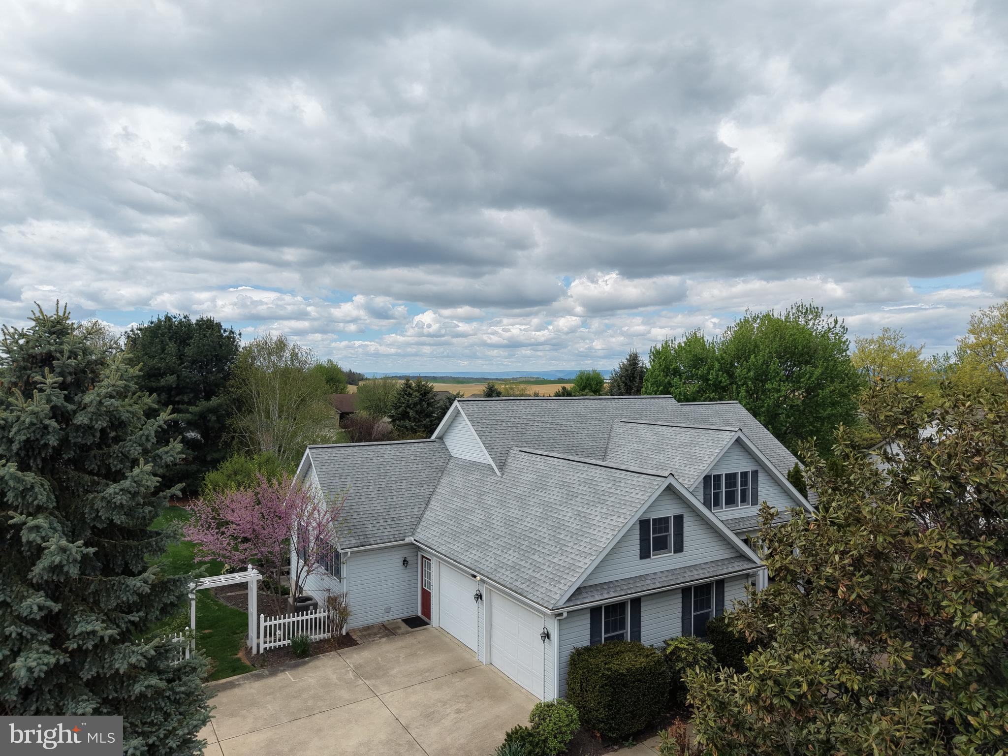 PENN NATIONAL ESTATES - Residential